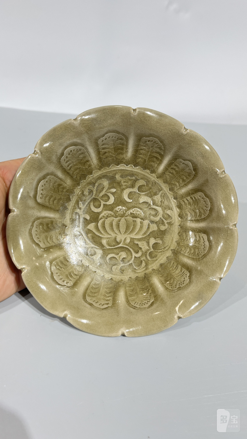 明 耀州花口莲瓣花卉纹贡盘 - 图2